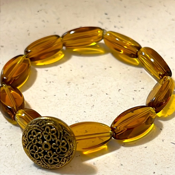 Vintage Stretch Bracelet W/ Antique Button. - Picture 1 of 6